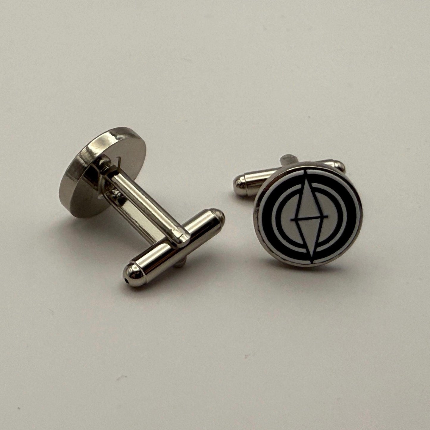 Elegant Sylop Cufflinks – Round Silver Design