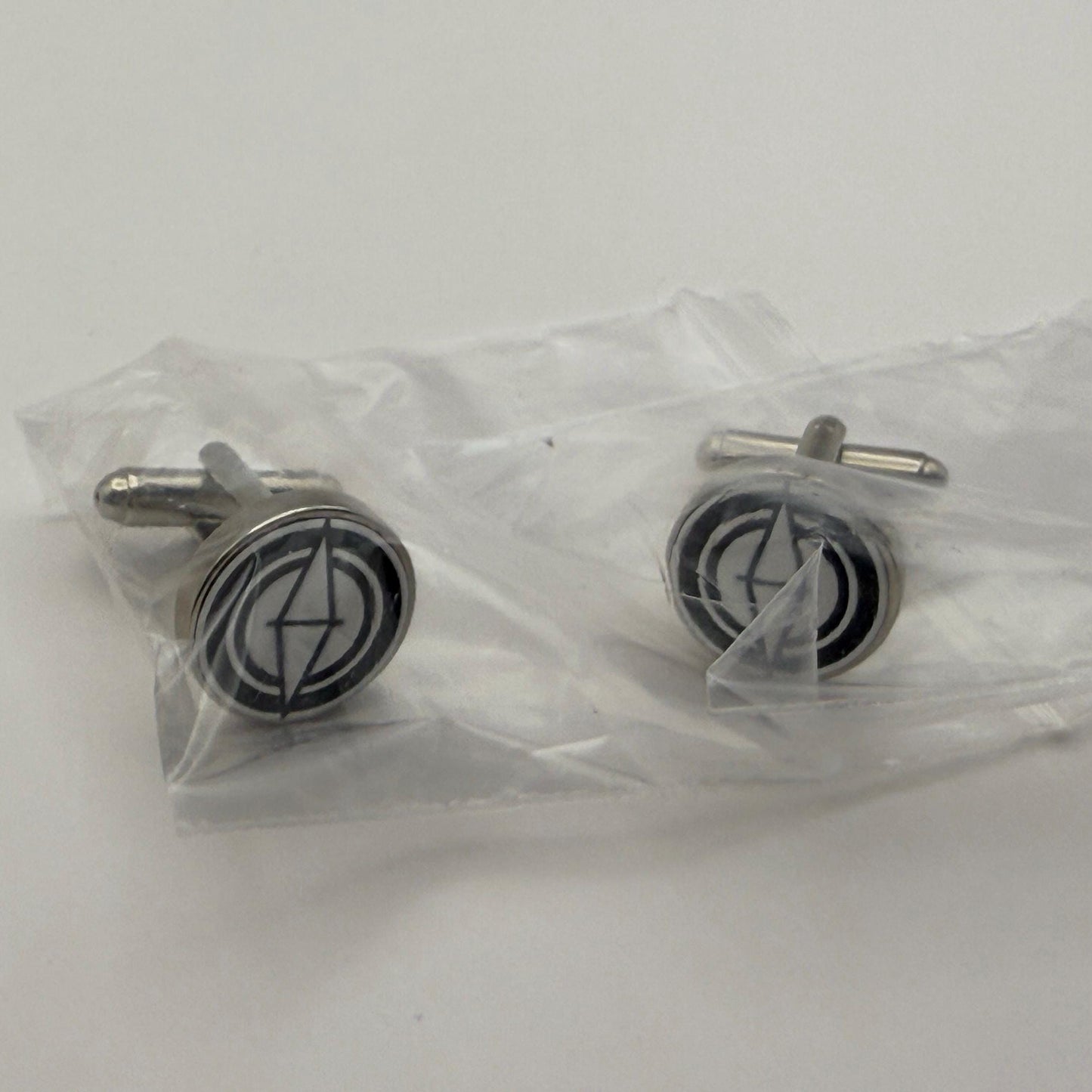 Elegant Sylop Cufflinks – Round Silver Design